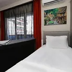 Studio Flat With S