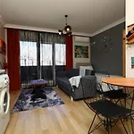 Studio Flat With S